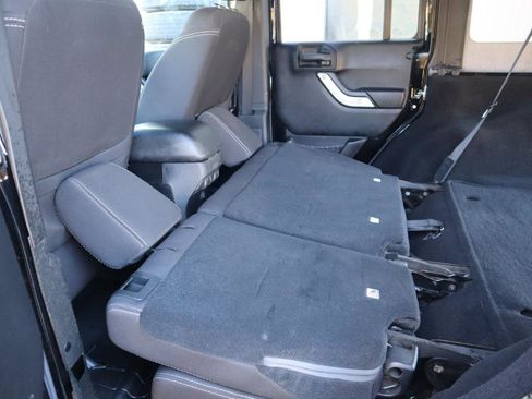 Used 2014 Jeep Wrangler Unlimited Rubicon w/ Connectivity Group AWD/4WD image 48