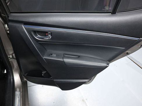 Used 2017 Toyota Corolla SE w/ SE Premium Package image 30