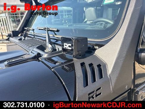 Used 2024 Jeep Wrangler Unlimited Rubicon AWD/4WD image 7