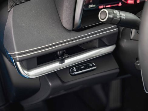 New 2025 Chevrolet Corvette Stingray image 37