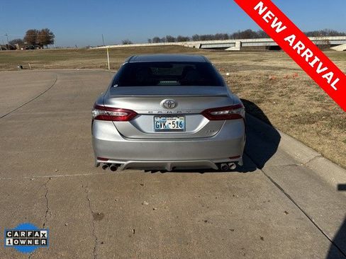Used 2018 Toyota Camry XSE image 4