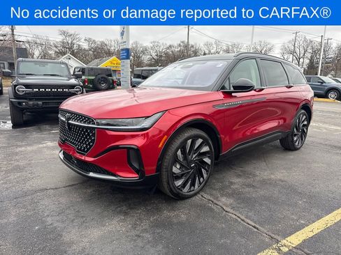 Used 2025 Lincoln Nautilus Reserve image 2