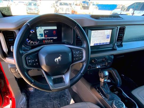 Used 2022 Ford Bronco Wildtrak image 16