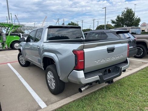 Used 2025 Toyota Tacoma SR5 RWD image 4