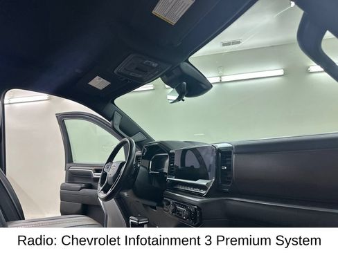 Used 2024 Chevrolet Silverado 1500 High Country w/ Technology Package AWD/4WD image 22
