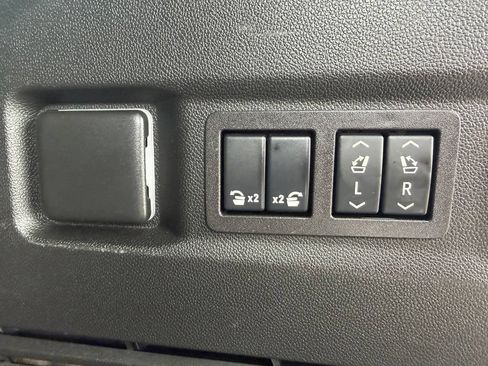 Used 2024 Chevrolet Tahoe RST w/ Luxury Package AWD/4WD image 18