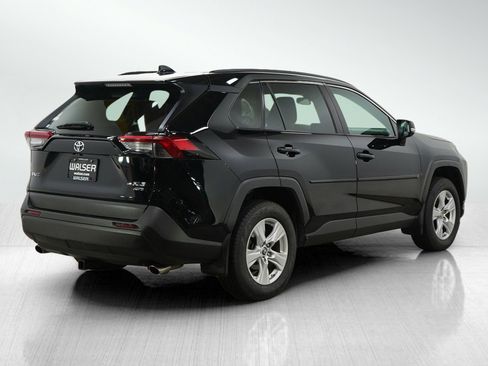 Used 2019 Toyota RAV4 XLE w/ Convenience Package image 5
