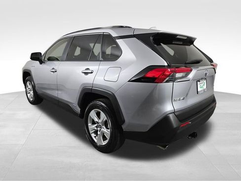 Used 2021 Toyota RAV4 XLE w/ Convenience Package AWD/4WD image 5