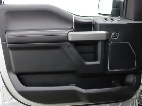 Used 2019 Ford F150 Platinum w/ Equipment Group 701A Luxury AWD/4WD image 10