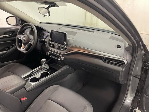 Used 2023 Nissan Altima 2.5 SV image 11