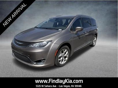 Used 2018 Chrysler Pacifica Touring-L w/ Tire & Wheel Group