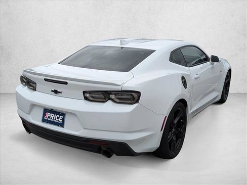 Used 2021 Chevrolet Camaro LT w/ RS Package image 5