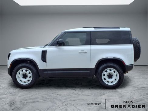 Used 2022 Land Rover Defender 90 AWD/4WD image 5
