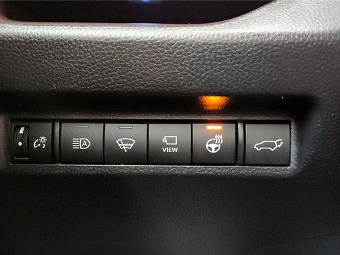 Used 2021 Toyota RAV4 Limited image 33