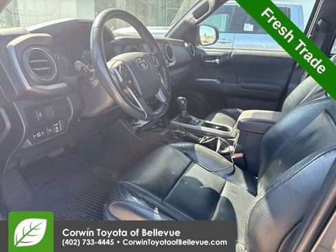 Used 2020 Toyota Tacoma TRD Off-Road w/ TRD Premium Off Road Package AWD/4WD image 11