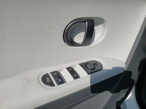 New 2025 Hyundai Ioniq 5 SEL image 13