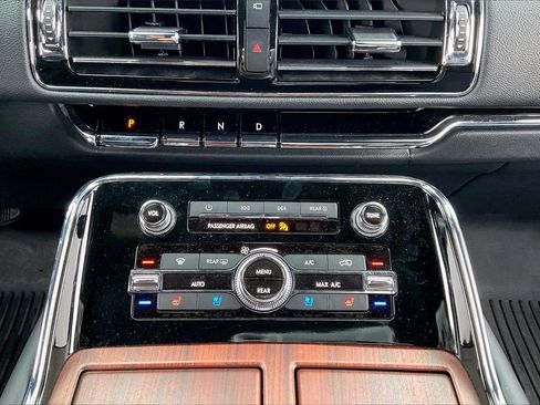 Used 2023 Lincoln Navigator Reserve image 30