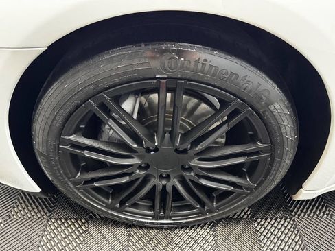 Used 2015 Porsche Panamera 4 AWD/4WD image 21