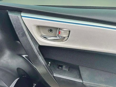 Used 2014 Toyota Corolla LE image 19