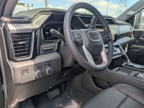 New 2025 GMC Sierra 2500 Denali w/ Denali Reserve Package image 10