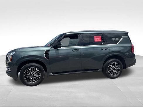 Certified 2025 Nissan Armada SL w/ Captain's Chari Seat Package AWD/4WD image 3