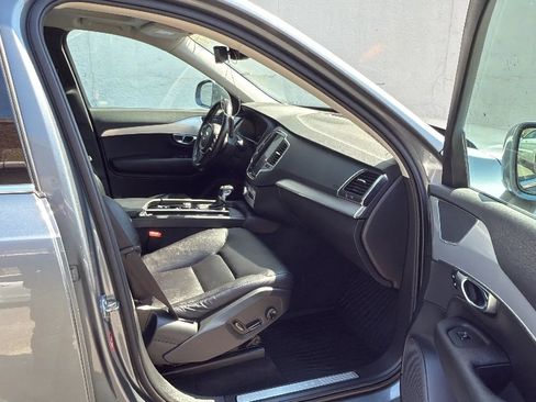 Used 2018 Volvo XC90 T5 Momentum w/ Convenience Package AWD/4WD image 24
