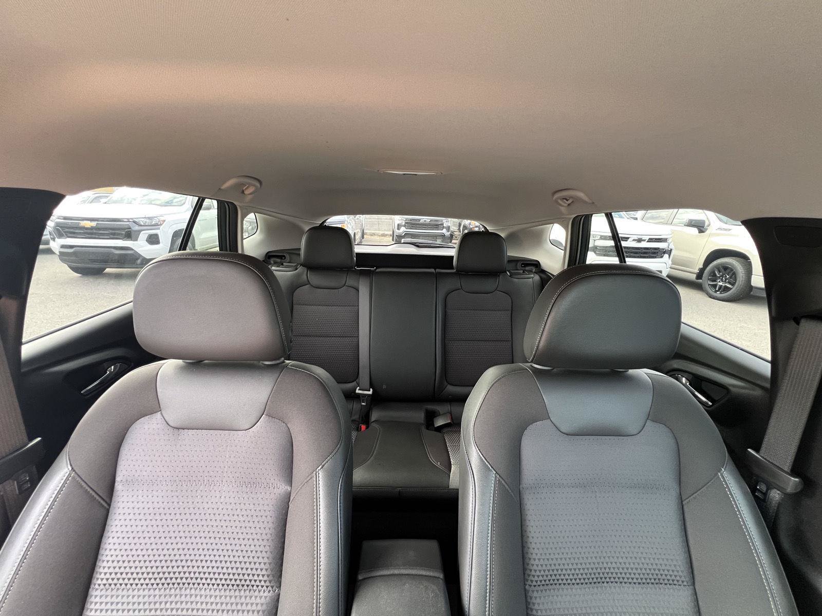 Used 2025 Chevrolet Trax LT w/ Driver Confidence Package FWD image 24