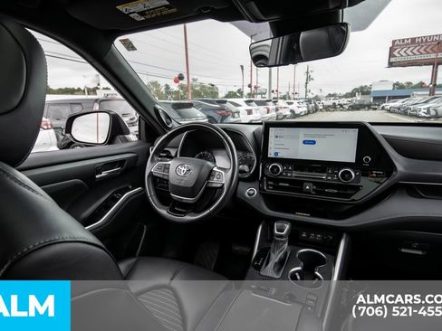 Used 2023 Toyota Highlander XSE image 15