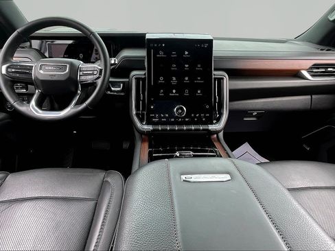 Used 2025 GMC Yukon XL Denali AWD/4WD image 16