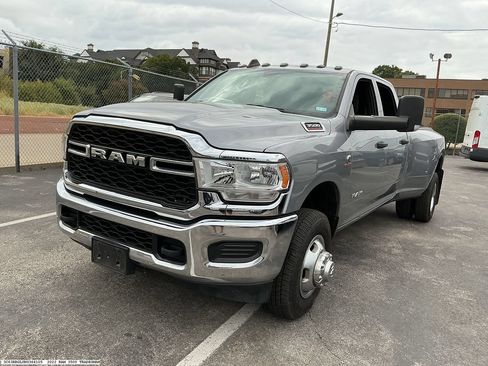 Used 2022 RAM 3500 Tradesman AWD/4WD image 4