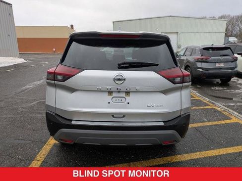Certified 2021 Nissan Rogue SV image 5