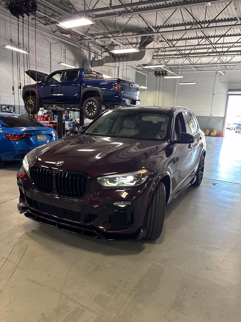 Used 2020 BMW X5 xDrive40i w/ M Sport Package AWD/4WD image 2