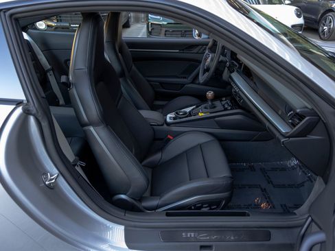 Certified 2025 Porsche 911 Carrera T RWD image 49