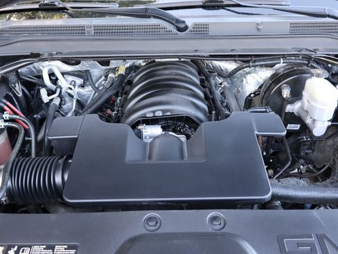 Used 2018 GMC Yukon Denali image 40