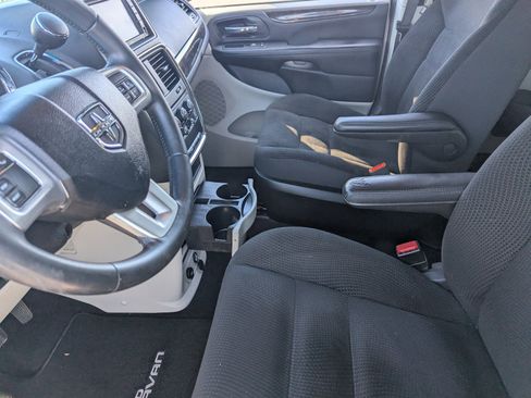 Used 2017 Dodge Grand Caravan SE w/ Power Window Group image 17