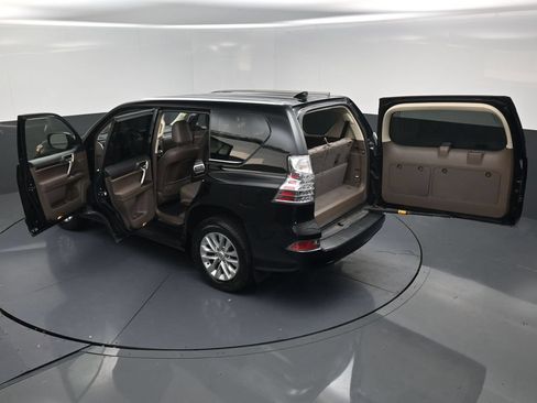 Used 2016 Lexus GX 460 w/ Premium Package AWD/4WD image 23