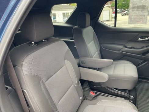 Used 2023 Chevrolet Traverse LT FWD image 36