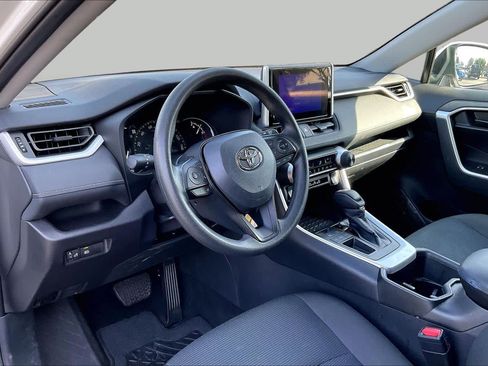 Used 2025 Toyota RAV4 LE FWD image 17