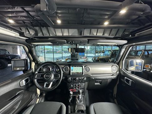 Used 2022 Jeep Wrangler Unlimited Rubicon 4xe image 24