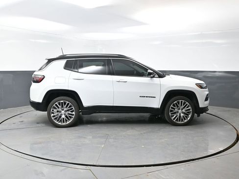 Used 2022 Jeep Compass Limited w/ Elite Group image 4