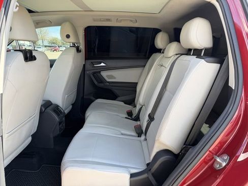 Used 2018 Volkswagen Tiguan SEL image 28