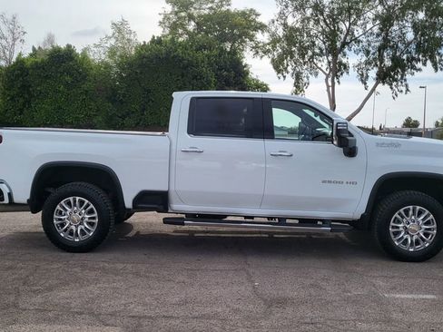 Used 2021 Chevrolet Silverado 2500 High Country w/ Z71 Off-Road Package AWD/4WD image 10