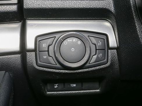 Used 2019 Ford Explorer XLT w/ Equipment Group 202A AWD/4WD image 36
