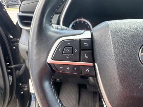Used 2023 Toyota Highlander XSE FWD image 23