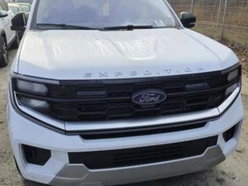 Used 2025 Ford Expedition Max Platinum image 11