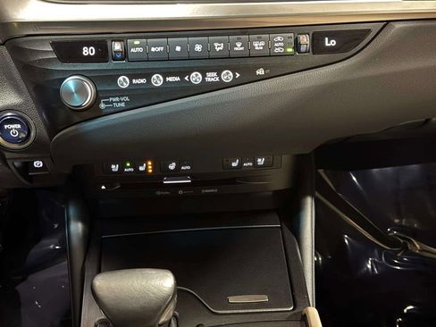 Used 2021 Lexus ES 300h w/ Premium Package FWD image 21