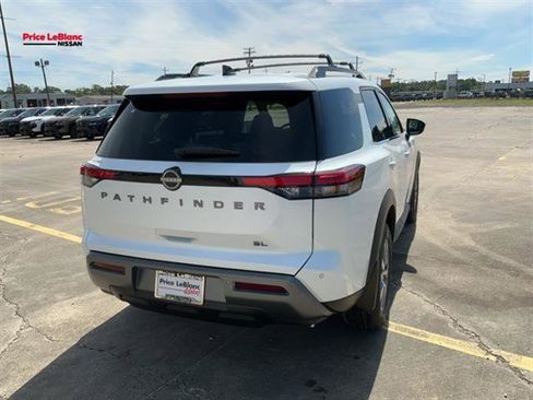New 2026 Nissan Pathfinder SL FWD image 8