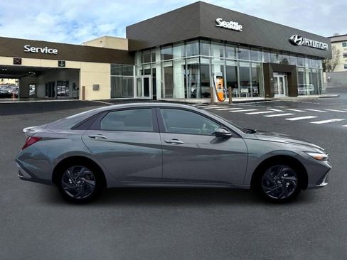 New 2026 Hyundai Elantra Sport FWD image 9