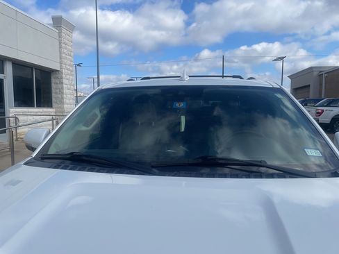 Used 2021 Ford Expedition XLT image 5