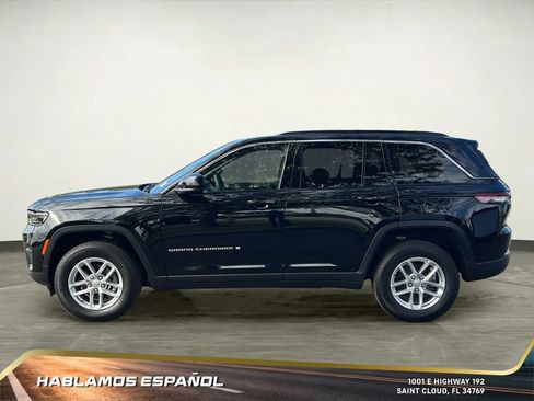 Used 2025 Jeep Grand Cherokee Laredo X w/ Luxury Tech Group I image 3